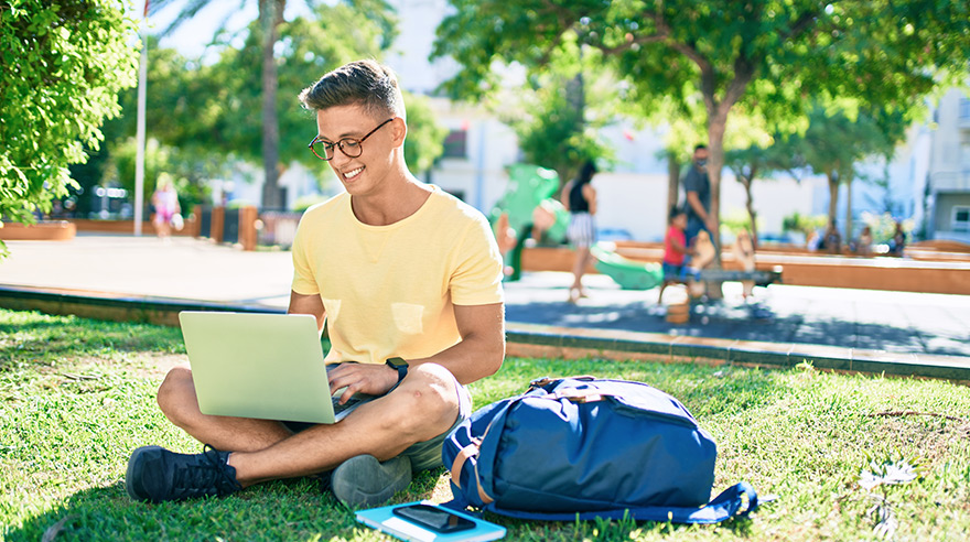 How to Stay Connected with Your College Student